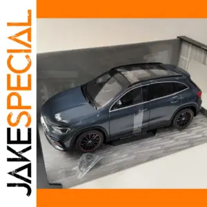 Diecast 1:18 Benz GLA AMG Model Car