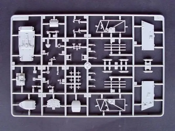 Mikoyan Gurevich MiG-3 1:32 Plastic Model Kit - Image 10