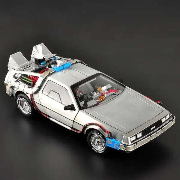1/18 Scale DeLorean DMC-12 Diecast Model - Image 4