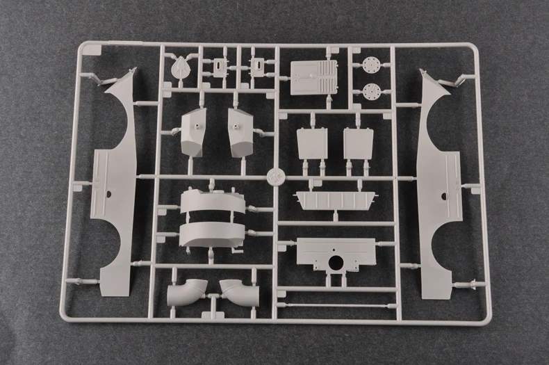 Russian BRDM-1 Scout Vehicle Model Kit 1:35 2 Russian BRDM-1 Scout Vehicle Model Kit 1:35 - Image 2