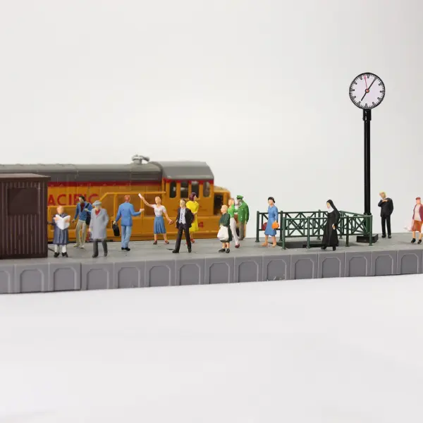 HO Scale Train Station LED Lamp Set LQS62 - Image 4