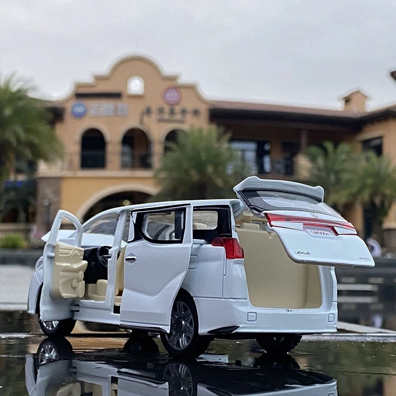 1:32 Lexus LM300 Diecast Model Car Toy 2 1:32 Lexus LM300 Diecast Model Car Toy - Image 2