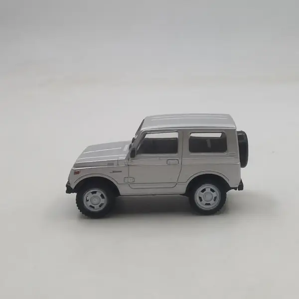 1:64 Scale Suzuki Jimny Diecast Model - Image 3