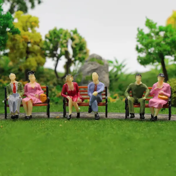 50pcs O Scale seated figures for model railway - Image 3