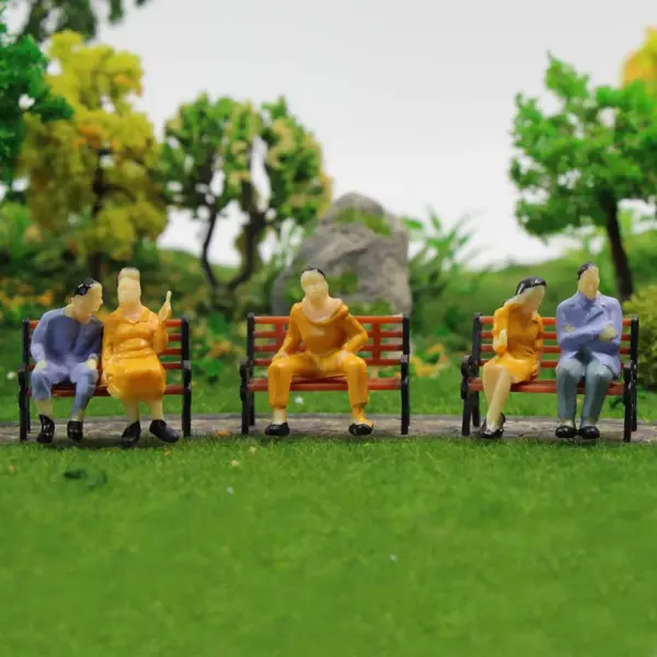 50pcs O Scale seated figures for model railway - Image 4