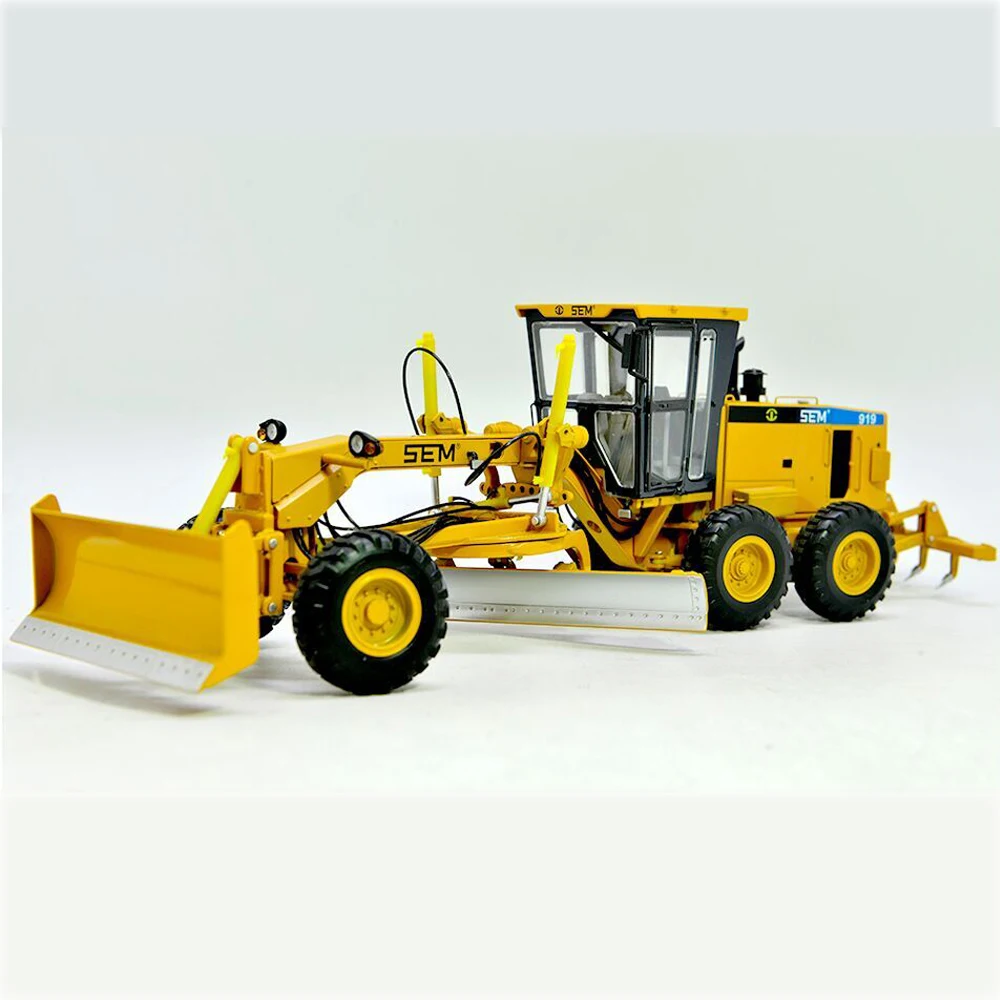 1:35 Scale SEM 919 Grader Construction Model 7 1:35 Scale SEM 919 Grader Construction Model - Image 7