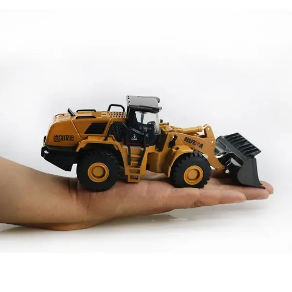 HUINA 1:50 Scale Diecast Loader Model - Image 5