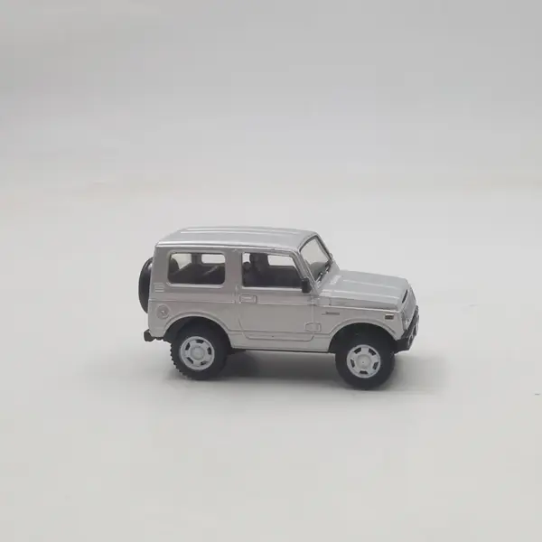 1:64 Scale Suzuki Jimny Diecast Model - Image 5