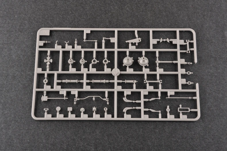 Russian BRDM-1 Scout Vehicle Model Kit 1:35 4 Russian BRDM-1 Scout Vehicle Model Kit 1:35 - Image 4