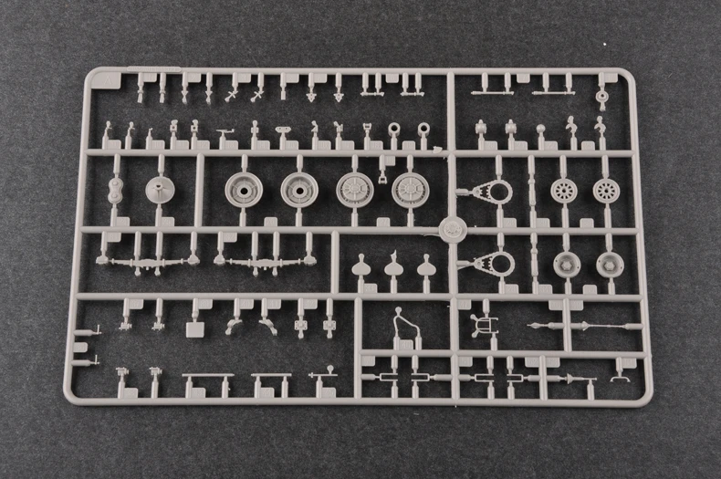 Russian BRDM-1 Scout Vehicle Model Kit 1:35 3 Russian BRDM-1 Scout Vehicle Model Kit 1:35 - Image 3