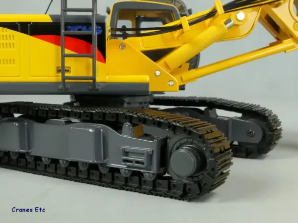 1:35 Scale XCMG Rotary Drilling Rig Model - Image 10