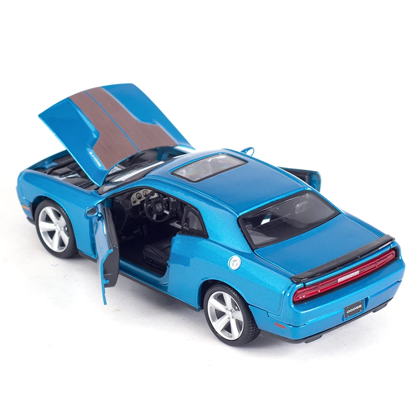 Maisto 1:24 Dodge Challenger SRT8 Model Car 4 Maisto 1:24 Dodge Challenger SRT8 Model Car - Image 4