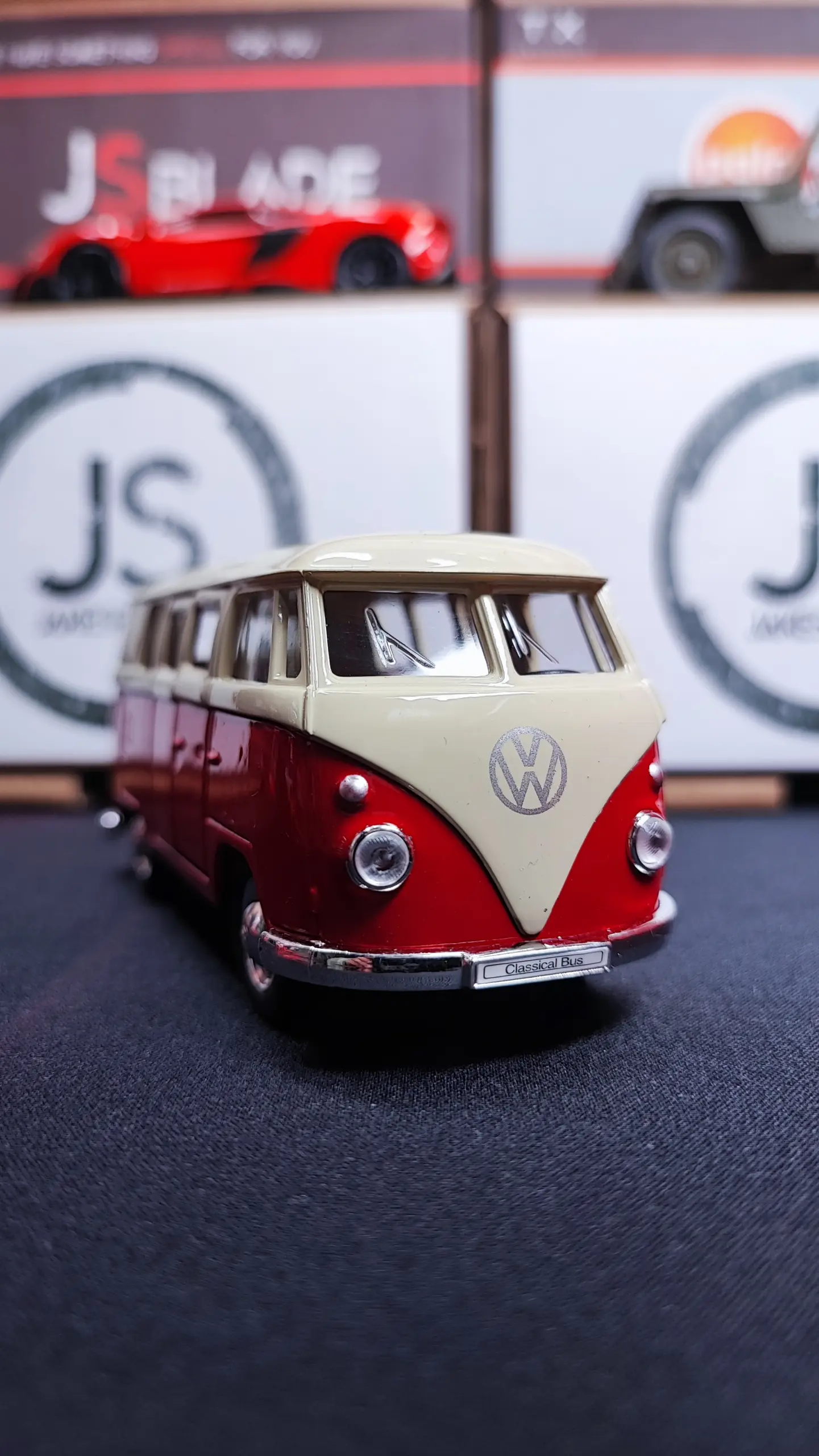 WELLY 1:36 Diecast Volkswagen T1 Bus Model 9 WELLY 1:36 Diecast Volkswagen T1 Bus Model - Image 9