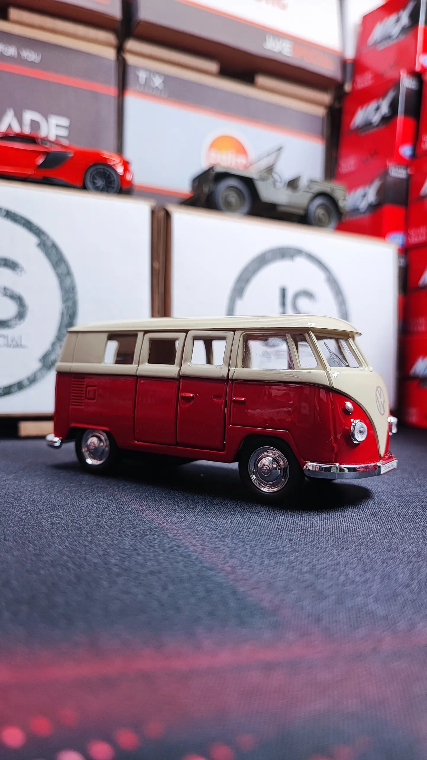 WELLY 1:36 Diecast Volkswagen T1 Bus Model 13 WELLY 1:36 Diecast Volkswagen T1 Bus Model - Image 13