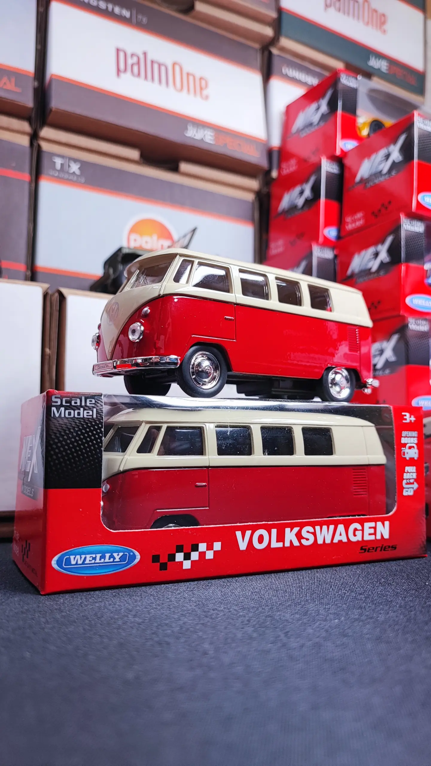 WELLY 1:36 Diecast Volkswagen T1 Bus Model 3 WELLY 1:36 Diecast Volkswagen T1 Bus Model - Image 3