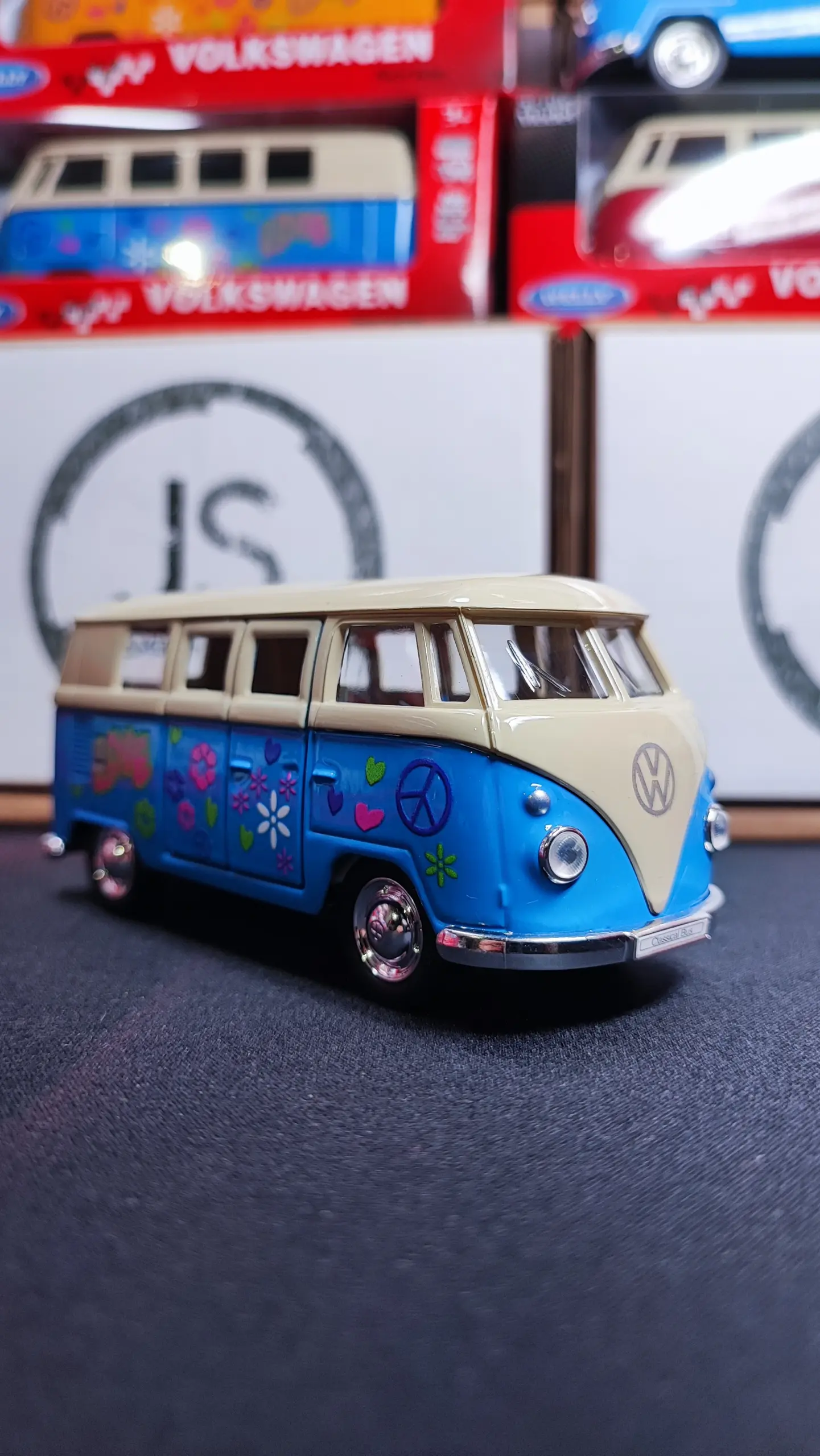 Voiture Miniature Welly 1:36 Diecast Volkswagen T1 Flowers Bus Model 6 Voiture Miniature Welly 1:36 Diecast Volkswagen T1 Flowers Bus Model - Image 6