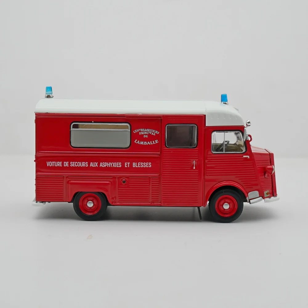 Diecast Ixo 1:43 Scale Citroen H Fire Engine Model 5 Diecast Ixo 1:43 Scale Citroen H Fire Engine Model - Image 5