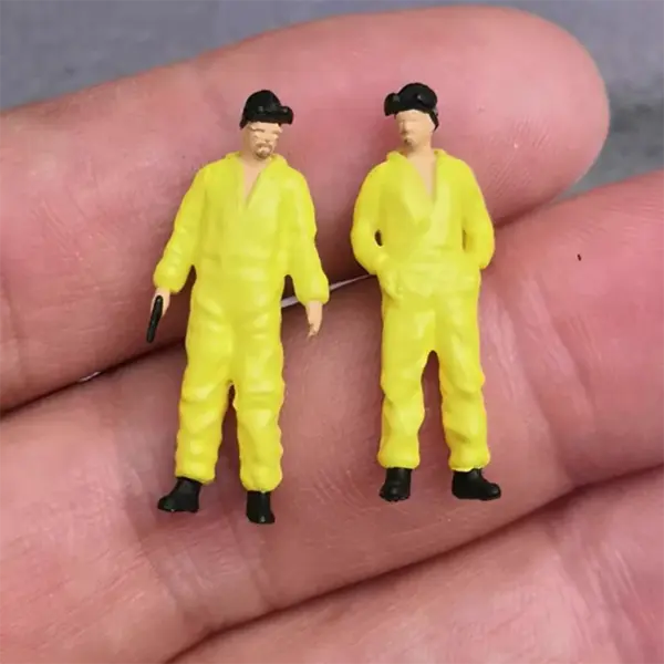 1:64 Scale Yellow Resin Doll Model for Display - Image 4