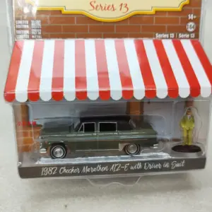 Die-Cast Vintage Car Model with Figurine 7 S0069247d661c476086a659e9396bfb8aq