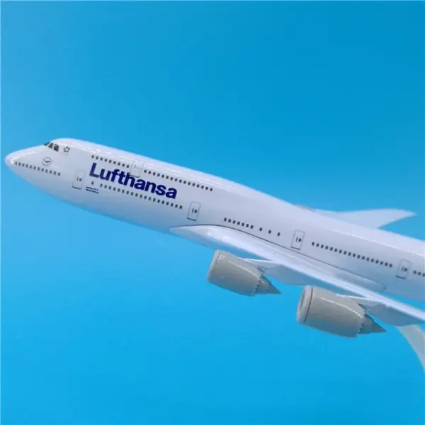 Lufthansa B747 Diecast Metal Airplane Model - Image 2