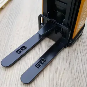 1:15 Scale SANY 2T Forklift Alloy Model Collection 12 S01bc82a48a49430f9c5f20d4998d6d0fC 1