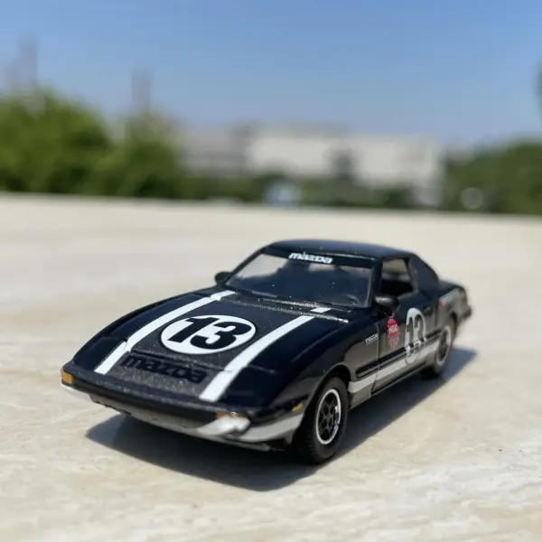 1:64 Scale Diecast Alloy Mazda RX7 Model - Image 3