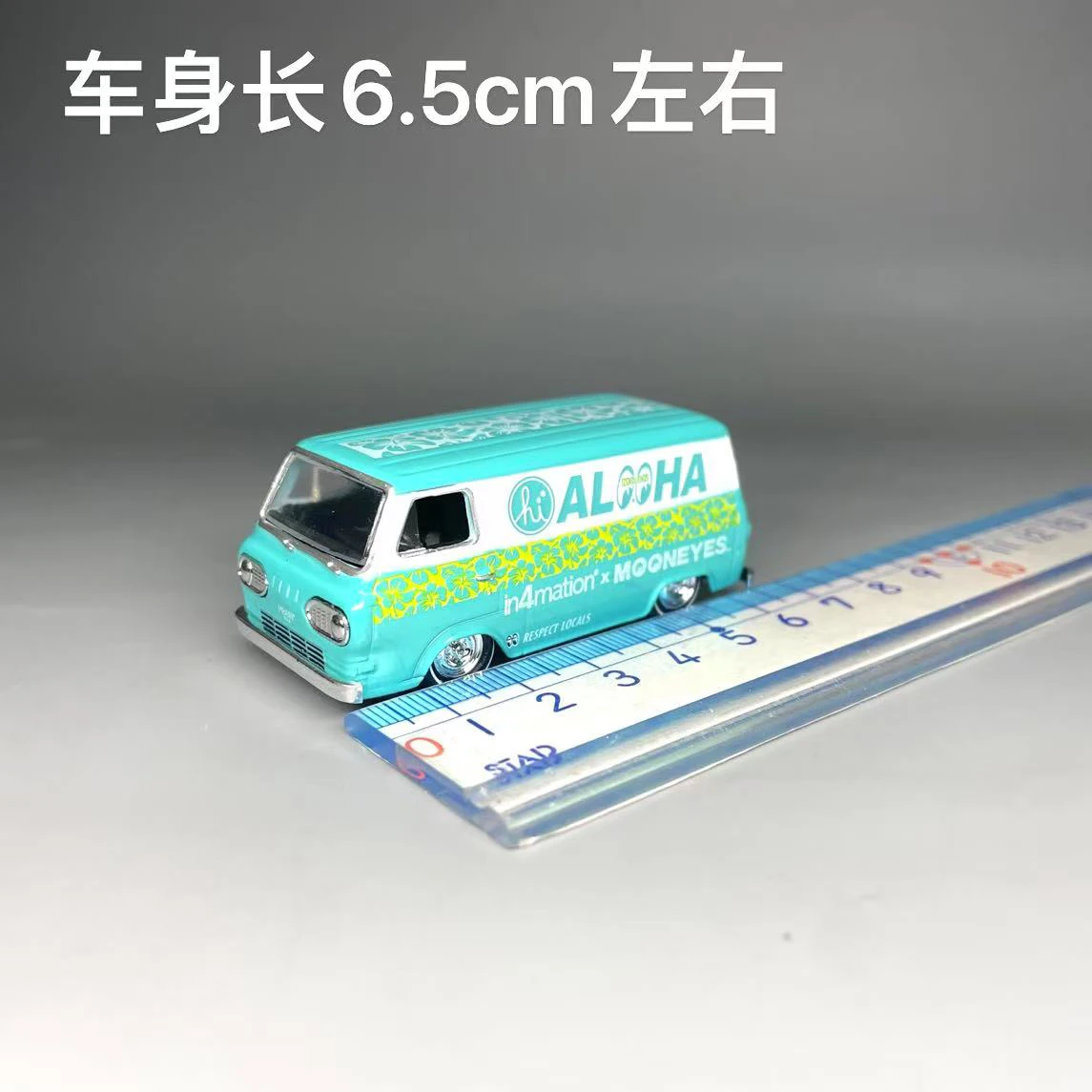 Red Vintage Car Model with Openable Doors 3 Red Vintage Car Model with Openable Doors - Image 3