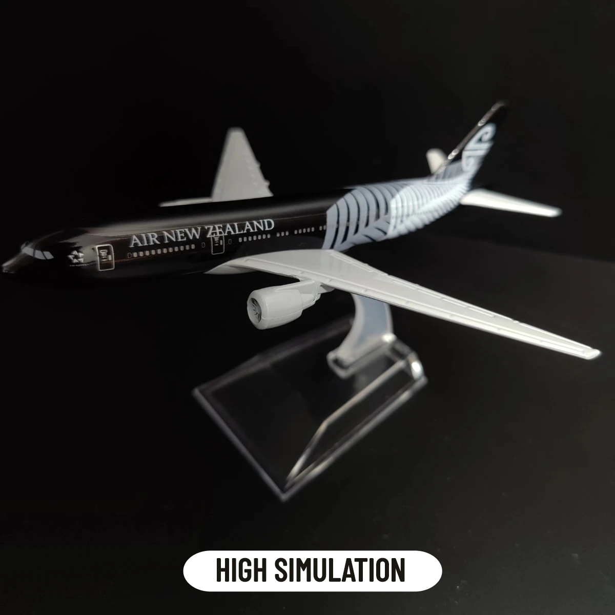 NZ Air Force Boeing B777 Model Airplane 1:400 Diecast Replica 6 NZ Air Force Boeing B777 Model Airplane 1:400 Diecast Replica - Image 6