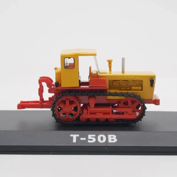 1:43 Scale T-50B Soviet Crawler Tractor Alloy Model - Image 3