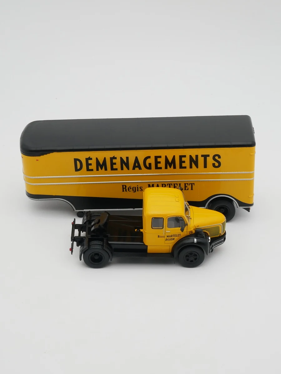 Diecast 1:43 Scale Régis Martelet Moving Truck 4 Diecast 1:43 Scale Régis Martelet Moving Truck - Image 4