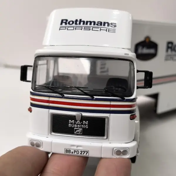 Diecast IXO 1:43 Scale MAN Bussing Model - Image 4