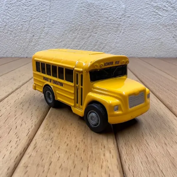 Alloy School Bus Model 7cm Static Display - Image 7