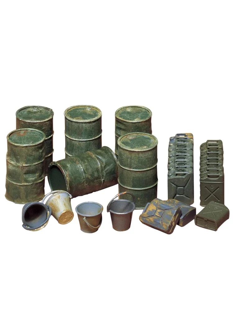 TAMIYA 1/35 Military Miniatures Jerry Can Set 3 TAMIYA 1/35 Military Miniatures Jerry Can Set - Image 3
