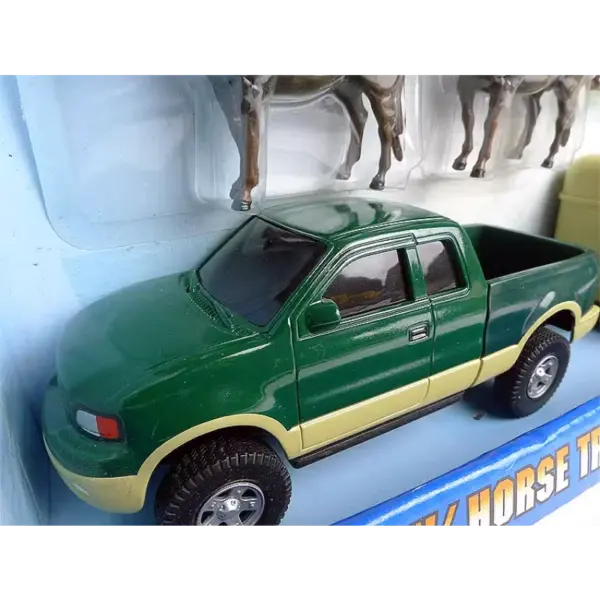 ERTL 1:32 Scale Diecast Pickup Horse Set - Image 2