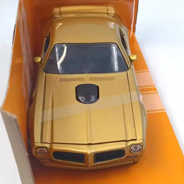 1972 Pontiac Firebird 1:24 Scale Diecast Model - Image 3