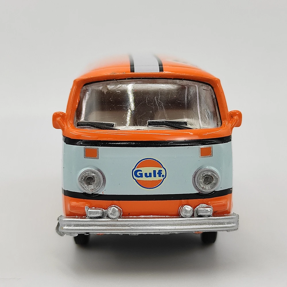 1:64 Scale Vintage Volkswagen Van Model 3 1:64 Scale Vintage Volkswagen Van Model - Image 3