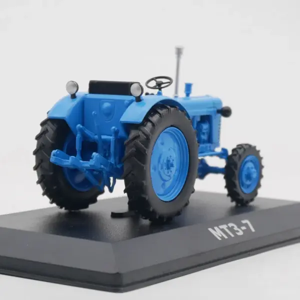 1:43 Scale MTZ-7 Soviet Tractor Alloy Model - Image 5