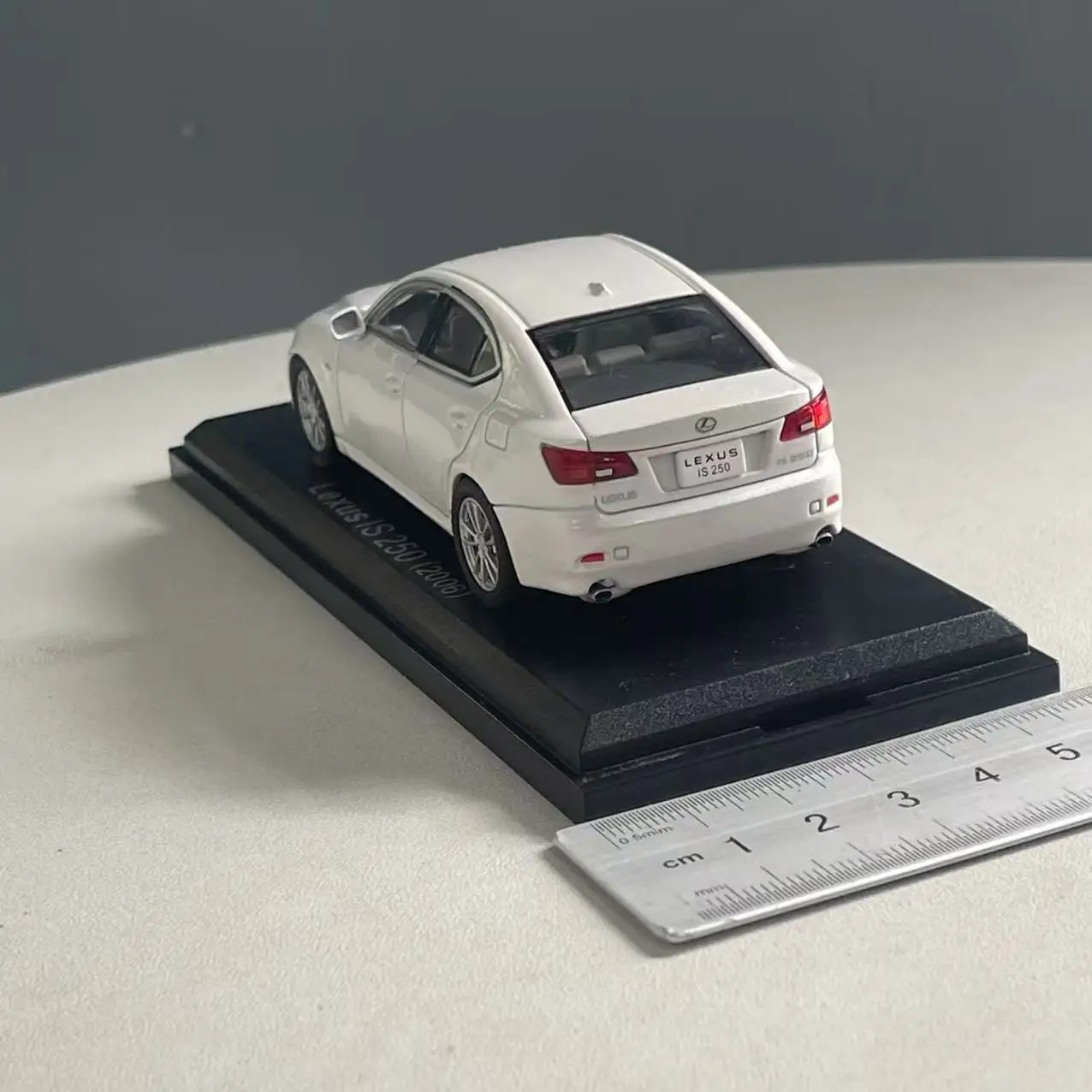 1:43 Scale Lexus 2006 IS 250 Alloy Car Model 7 1:43 Scale Lexus 2006 IS 250 Alloy Car Model - Image 7
