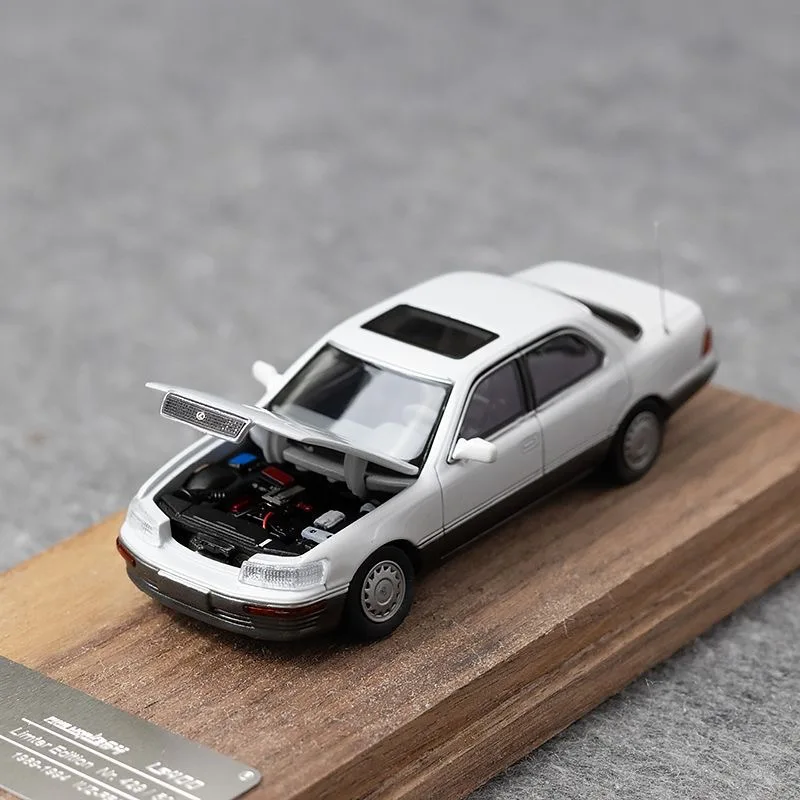 Lexus LS400 XF10 1:64 Alloy Diecast Model 10 Lexus LS400 XF10 1:64 Alloy Diecast Model - Image 10