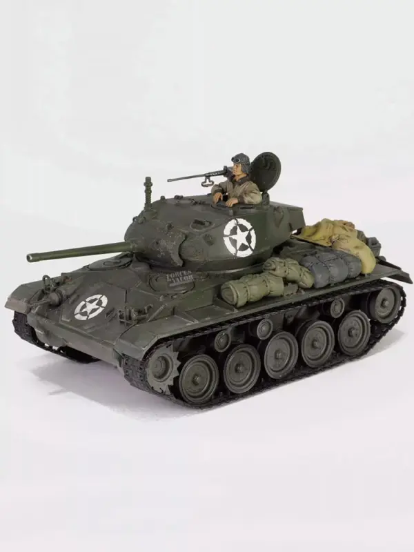 1:32 Scale US Army M24 Chaffee Light Tank Model - Image 5