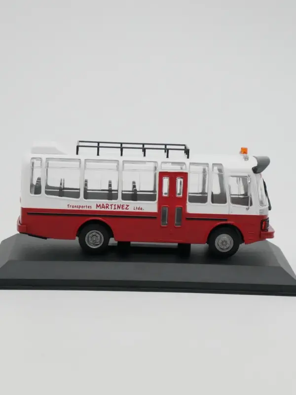 Hino Ecuador Diecast Bus Model 1:72 Display - Image 5