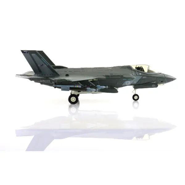 1/72 F-35A Lightning II Fighter Model RAAF Tindal - Image 4