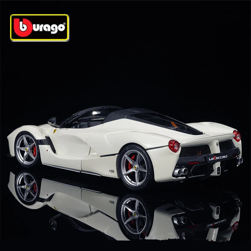 Bburago 1:32 Diecast Ferrari LaFerrari Model 2 Bburago 1:32 Diecast Ferrari LaFerrari Model - Image 2