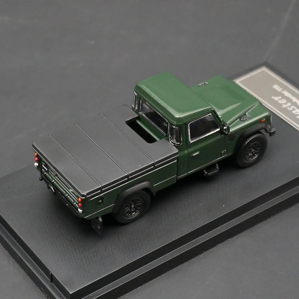 Diecast Master 1/64 Scale Land Rover Defenders 5 Diecast Master 1/64 Scale Land Rover Defenders - Image 5