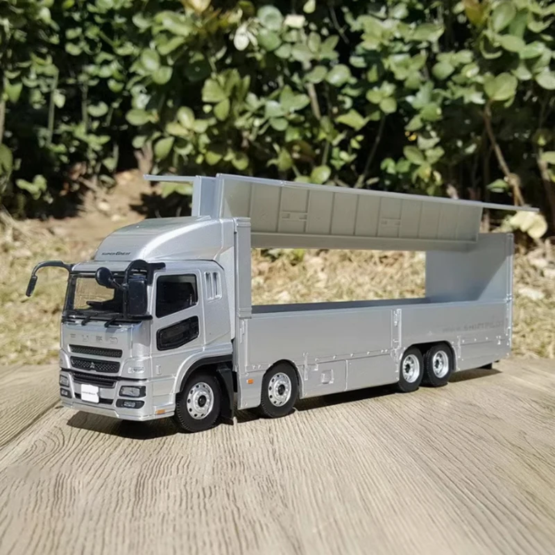 Diecast 1:43 Scale FUSO Container Truck Model 3 Diecast 1:43 Scale FUSO Container Truck Model - Image 3