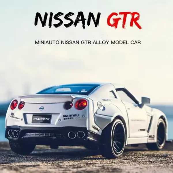 1:32 Skyline GT-R R35 Diecast Car Model - Image 3