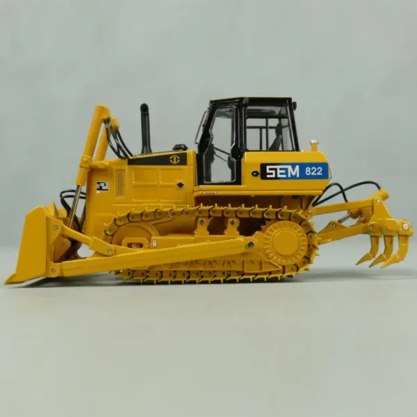 Diecast SEM 816 Bulldozer Model 1:35 Scale - Image 3