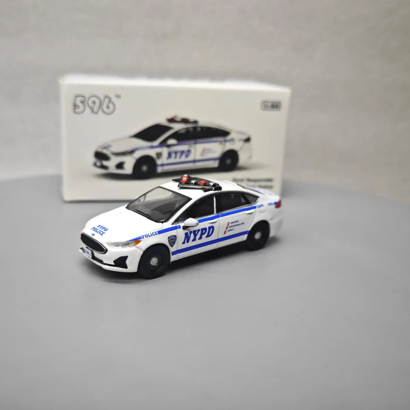 596 1:64 Ford Responder Diecast Car 2 596 1:64 Ford Responder Diecast Car - Image 2