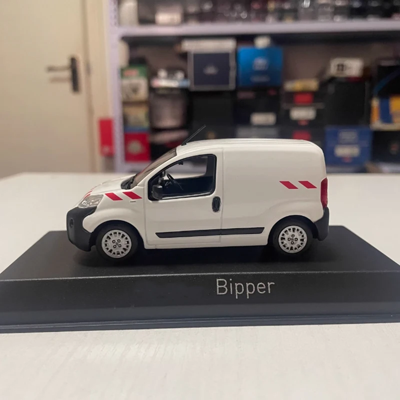 Norev 1:43 Peugeot Bipper Alloy Model Car 2 Norev 1:43 Peugeot Bipper Alloy Model Car - Image 2
