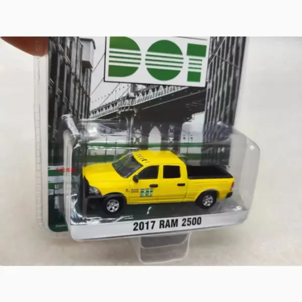 2017 RAM 2500 1:64 Alloy Model Car - Image 3